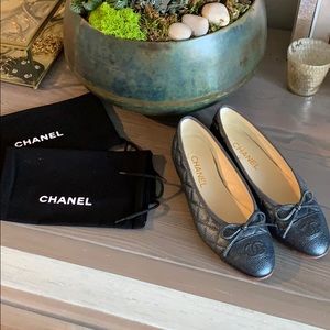 WORN ONCE - CHANEL CC Cap Toe Ballet Flats